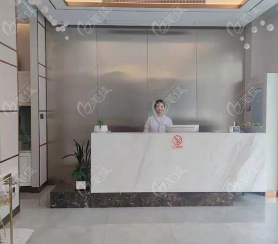 ҽ